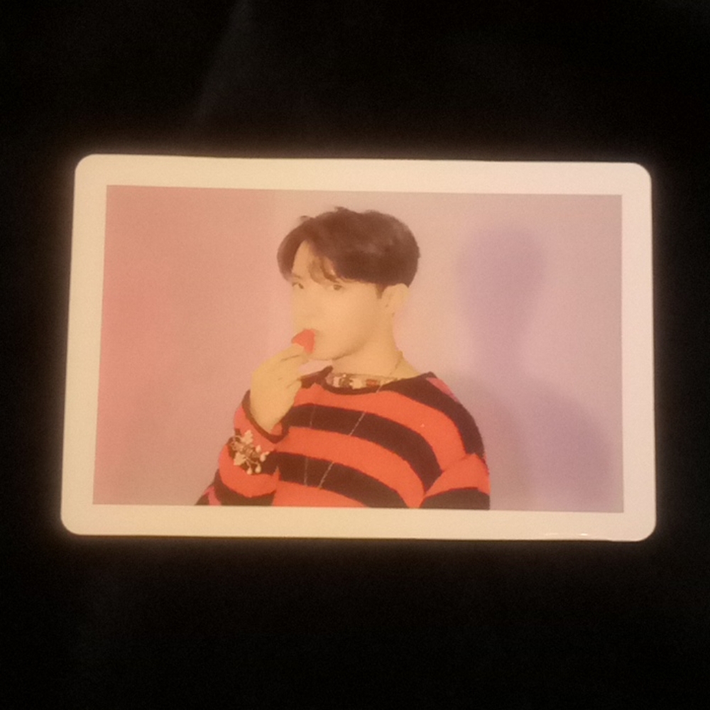 J-Hope Photocards - Picture 2 of 7
